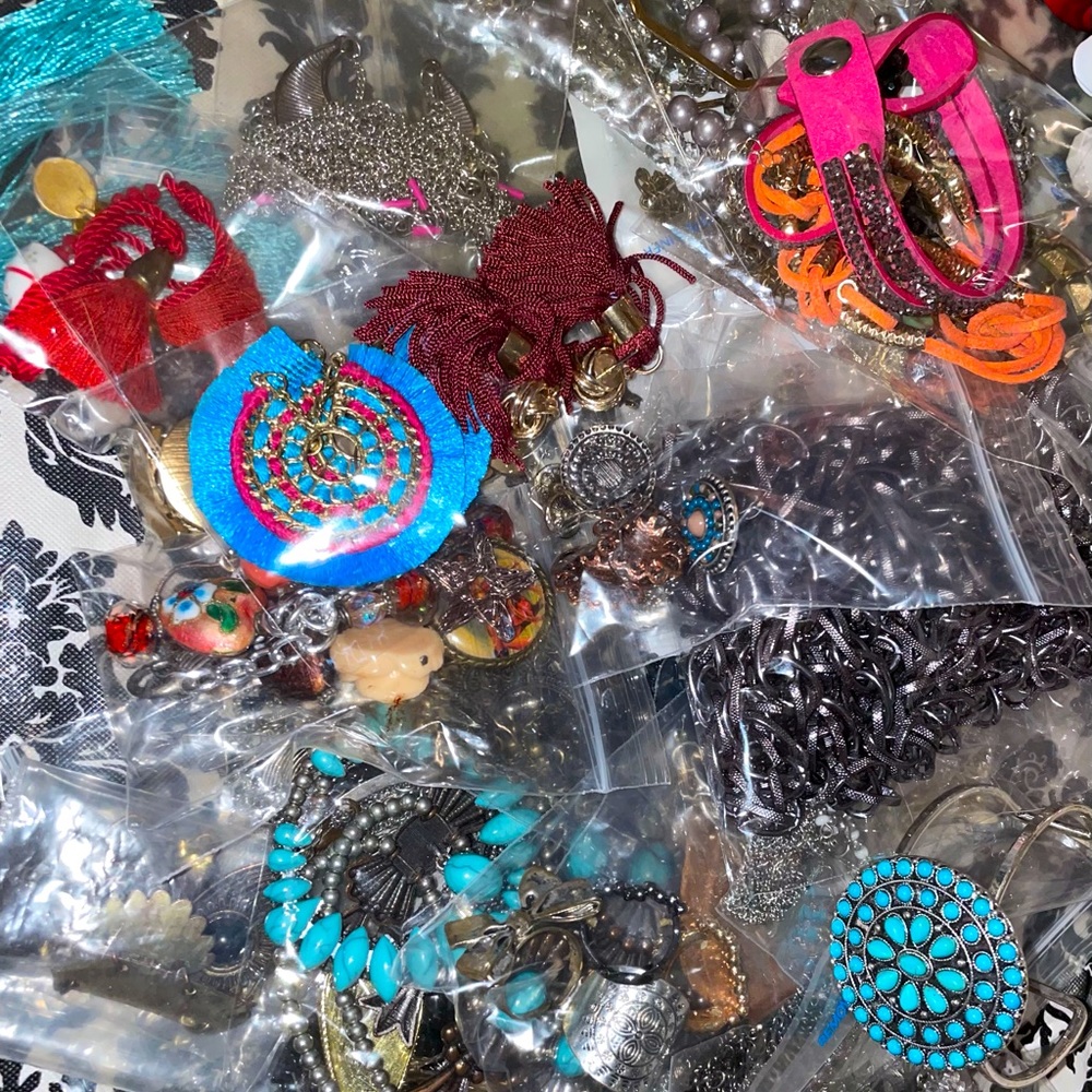 Bulk of mixed jewelry- over 40 pieces